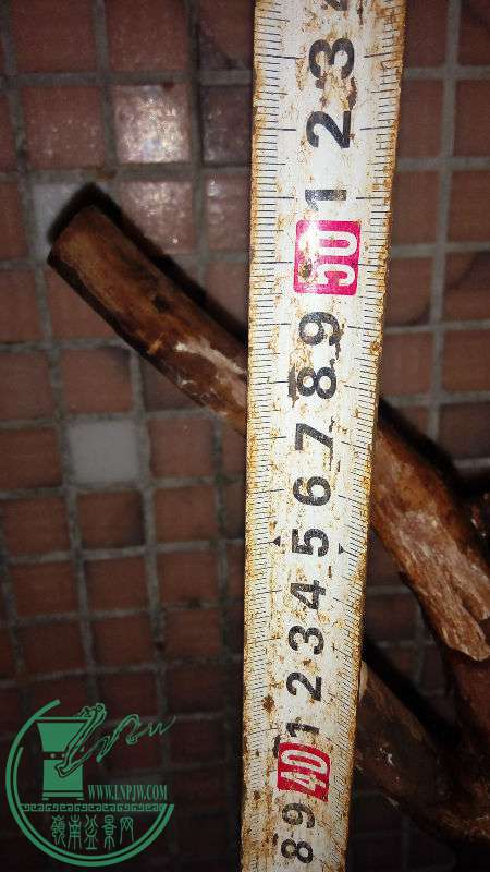 833596