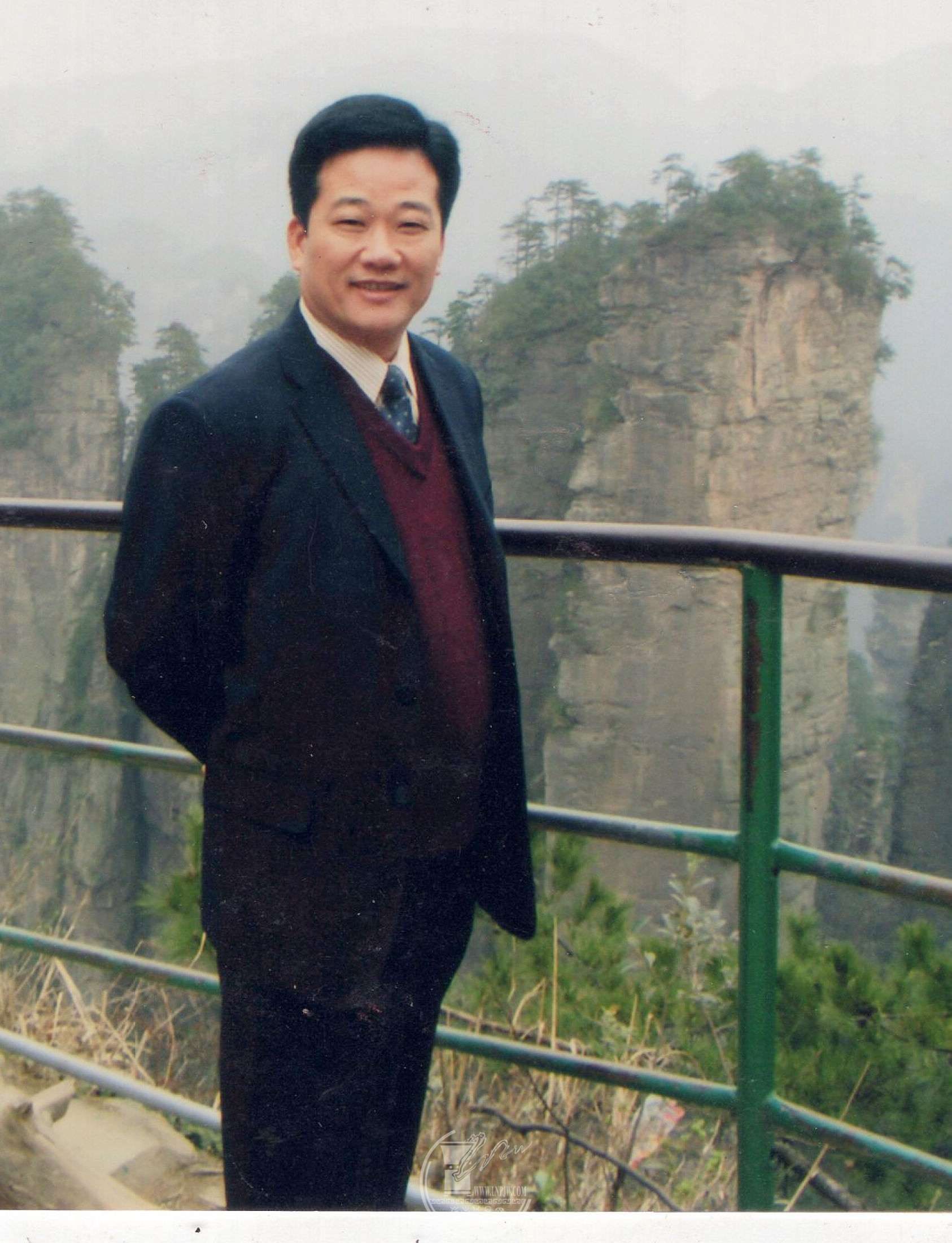 img077.jpg